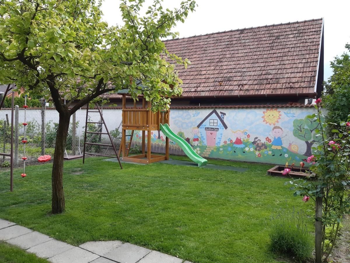 Apartman Soos -- Only For Relaxation, Not For Party! Siofok Exterior photo