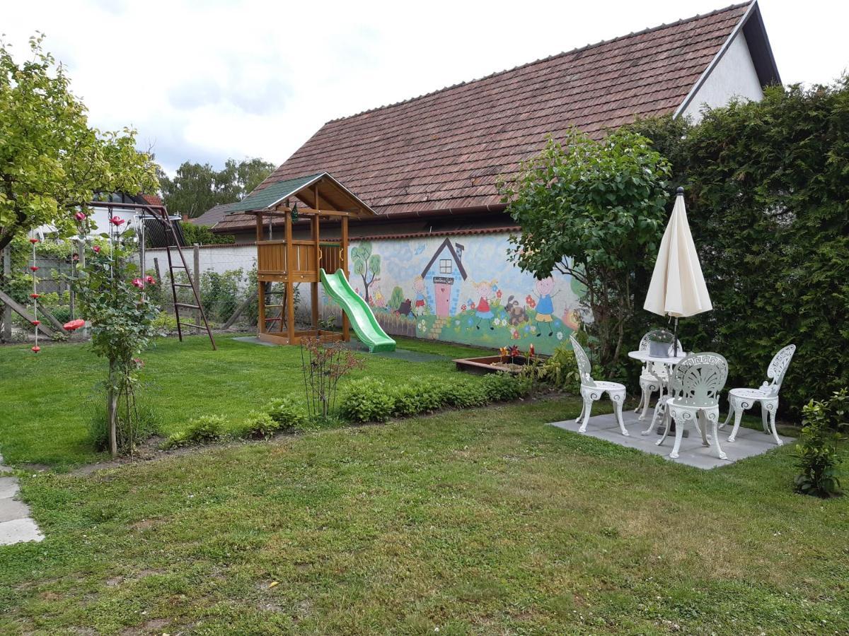 Apartman Soos -- Only For Relaxation, Not For Party! Siofok Exterior photo